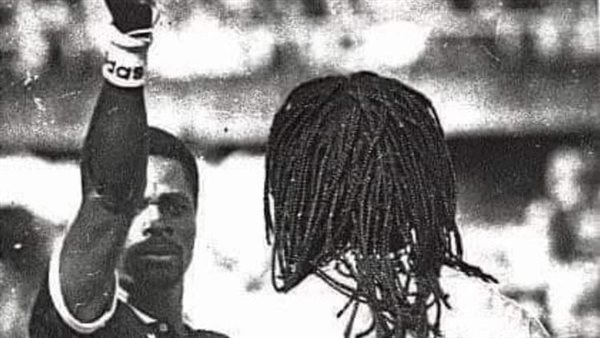 لحظة تلقي لاعب نيجيريا