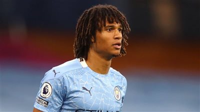 رسميًا.. مانشستر سيتي يعلن تمديد عقد آكي حتى 2027