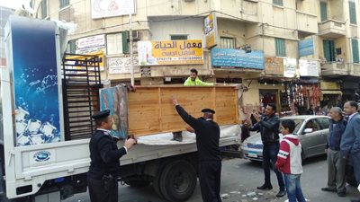  3 حملات مكبرة لإزالة تعديات الباعة الجائلين بأسواق باكوس والمندرة والهانوفيل بالإسكندرية