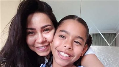 ابنة شيرين عبد الوهاب تثير الجدل بعد توجيهها رسالة سرية لـ حسام حبيب | فيديوجراف