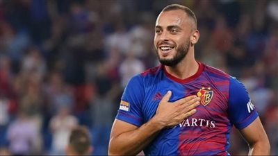 مهاجم بازل السويسري يشعل المنافسة بين برشلونة ونيوكاسل