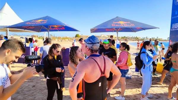 السباحين المشاركين