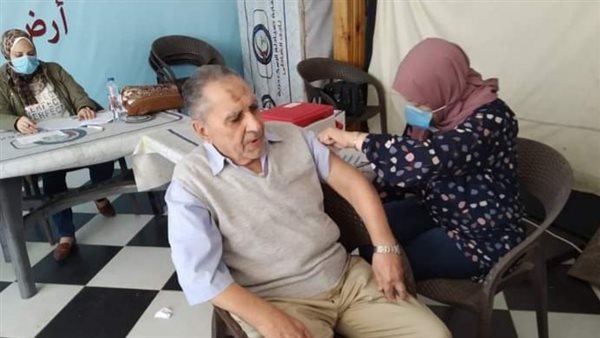 تطعيم الصيادلة بلقاح