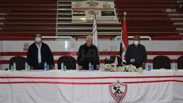 مرتضى منصور مع أعضاء