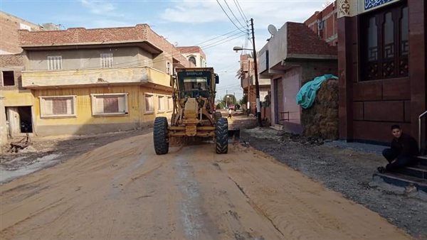 فرش مدخل المحلة بالرمال