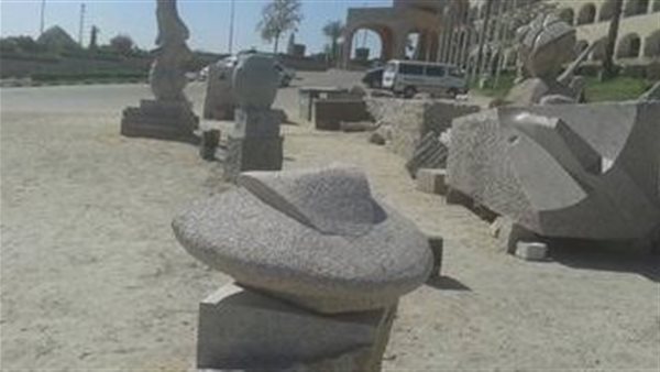 سمبوزيوم أسوان