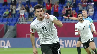 قبل مواجهة نيجيريا.. زيزو يحتفل بعيد ميلاده الـ26