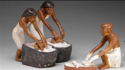 له 5 أنوع.. متحف المطار يسلط الضوء على صناعة الخبز في مصر القديمة | صور 