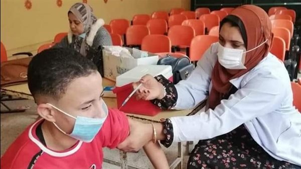 تطعيم طلاب المدارس