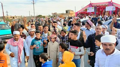 بعد تطهيرها من الإرهاب.. عودة أهالي قرى الشيخ زويد رافعين أعلام مصر 