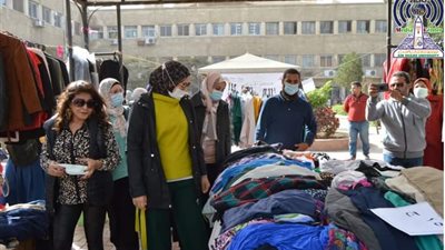 معرض بكلية البنات جامعة عين شمس بالتعاون مع إحدى المؤسسات الخيرية