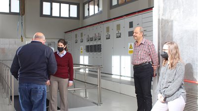 بتكلفة 365 مليون جنيه.. وفد الأمريكية للتنمية الدولية يتفقد مشروع محطة الهنادي بالأقصر