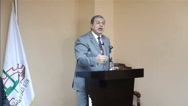 وزير القوى العاملة