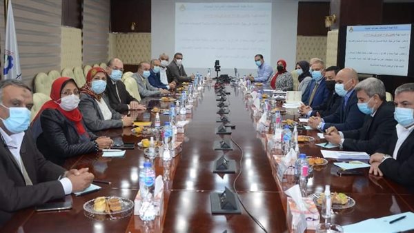 وفدا من وزارة الإعمار