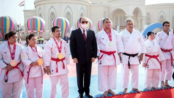 السيسي يتفقد الساحة