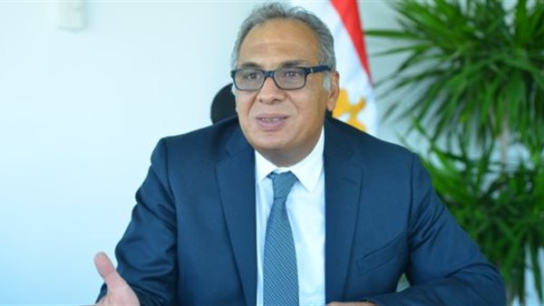 الدكتور خالد العطار