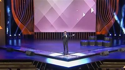 حميد الشاعري يفتتح حفل ختام مهرجان القاهرة السينمائي بأغنية أفلام