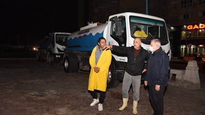 رئيس القابضة للمياه يتابع تمركزات المعدات بمناطق كورنيش وشرق الإسكندرية