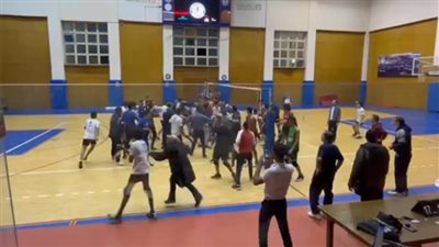 خناقة شوارع بين شباب طائرة سموحة وسبورتنج | فيديو