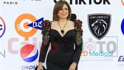 إلهام شاهين ومريم الخشت وسما إبراهيم على ريد كاربت حفل ختام مهرجان القاهرة السينمائي