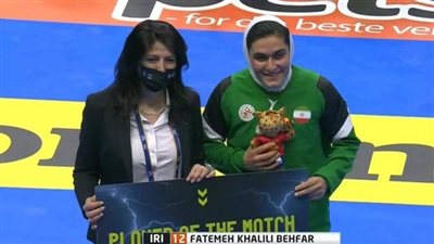 عجائب وغرائب حارسات إيران بين التكريم والتنمر | فيديو