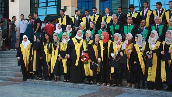 خريجي التعليم العالي