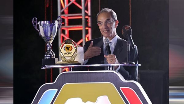 الدكتور عمرو طلعت