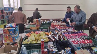 ضبط منتجات غذائية منتهية الصلاحية داخل إحدى المدارس بسوهاج | صور