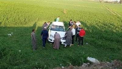 مصرع شخصين وإصابة 7 آخرين في تصادم 3 سيارات بكفر الشيخ