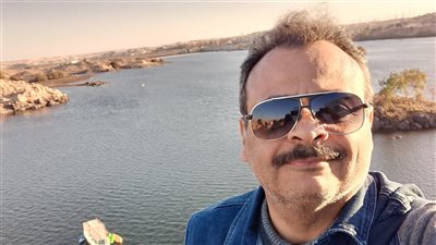 رئيس الفنون التشكيلية يفتتح معرضه بعد غد.. من هو التشكيلي حنفي محمود؟ 