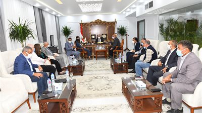 محافظ قنا: نحرص على الاستفادة من خبرات الوكالة الأمريكية لتدريب كوادر محطات المياه