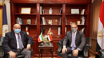 وزير السياحة والآثار يستقبل سفير دولة الكويت بالقاهرة