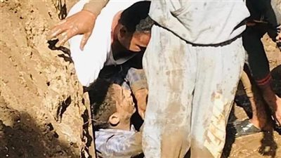 مصرع وإصابة عاملين داخل حفرة للصرف الصحي بسوهاج