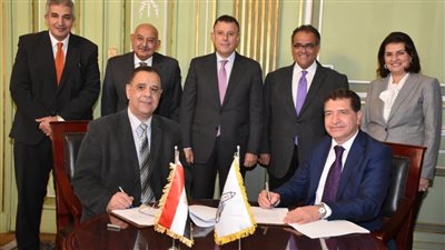 اتفاقية تعاون ومكتب تمثيل لـ إيست لندن بجامعة عين شمس | صور