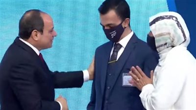 أحدهم أصبح إعلاميًّا والآخر عضوًا بالنادي الأهلي.. السيسي يستجيب لأحلام ذوي الهمم | فيديو جراف