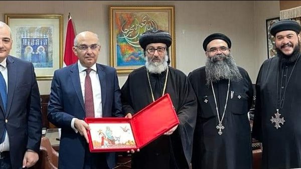 الأنبا رويس والسفير