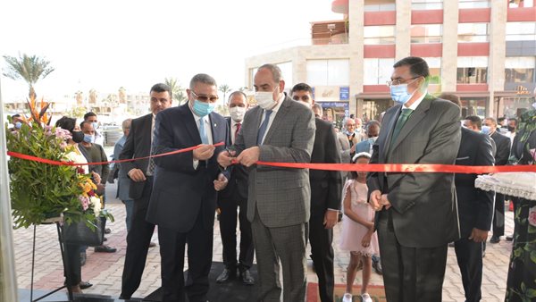 وزير الطيران ومحافظ