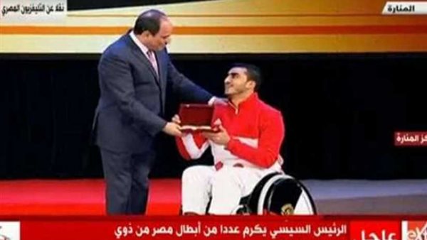 الرئيس السيسي أثناء