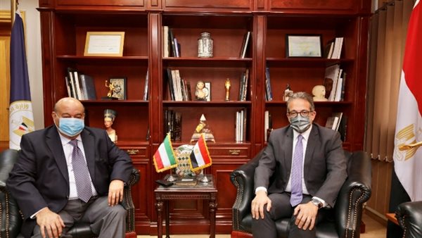 وزير السياحة والآثار