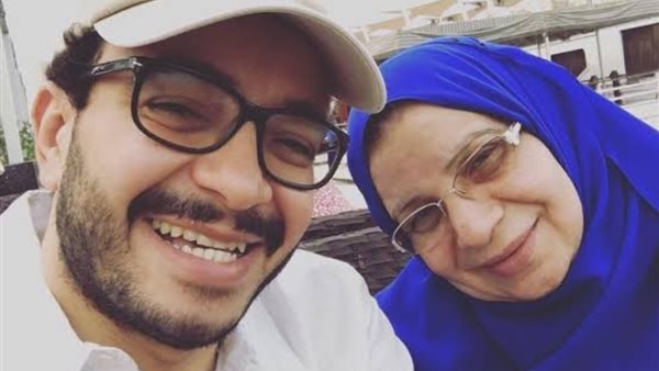 حسام داغر ووالدته