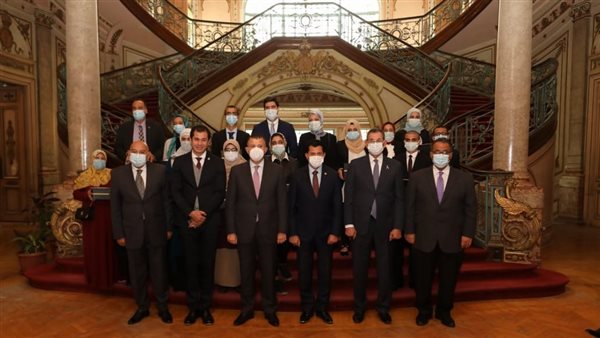 وزير الشباب والرياضة