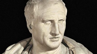 شيشرون أشهر خطباء وفلاسفة عصره.. لماذا قاموا بقطع رأسه ويده؟