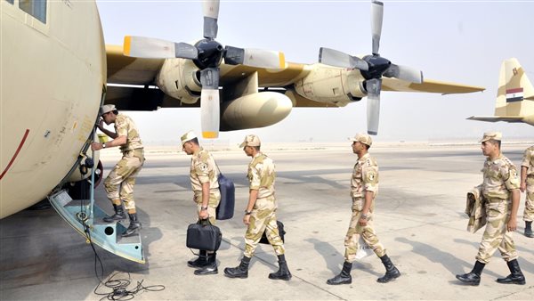 الطيارون في القوات