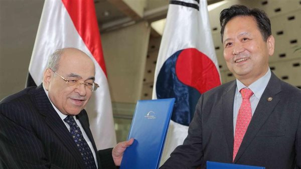 مصطفي الفقي مع مدير