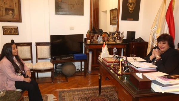 وزيرة الثقافة تستقبل