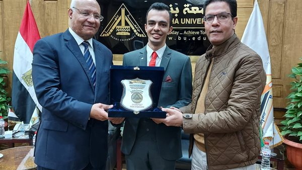 رئيس جامعة بنها يستقبل