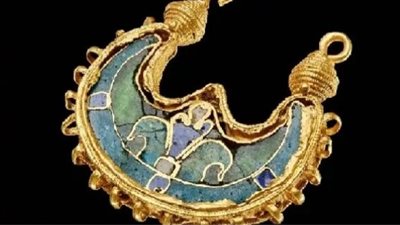 العثور على حلق مصري نادر في الدنمارك عمره ألف سنة