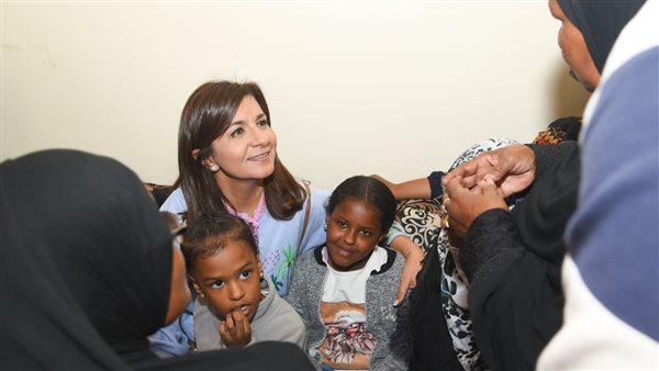 السفيرة نبيلة مكرم