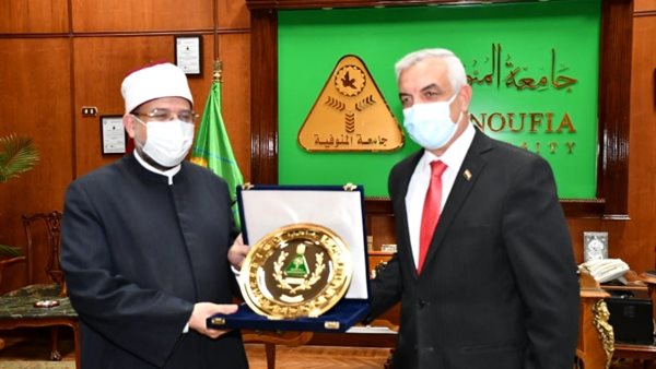 وزير الأوقاف مع رئيس