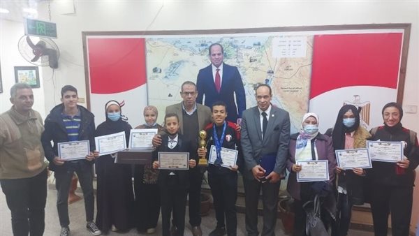 تكريم الطلاب المتفوقين